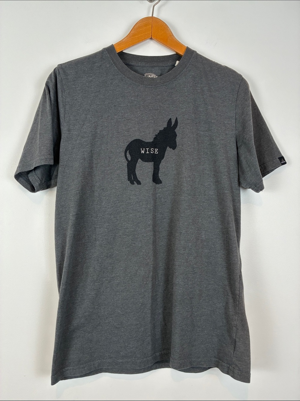 Prana Men’s Medium T-Shirt Gray Wise Ass Journeyman Graphic Tee Funny Donkey